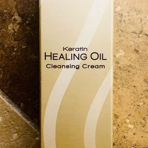 L’anza Keratin Oil Cleansing Cream